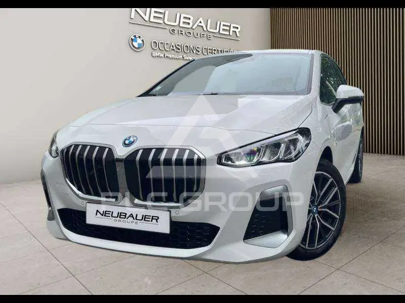 2023 BMW 225