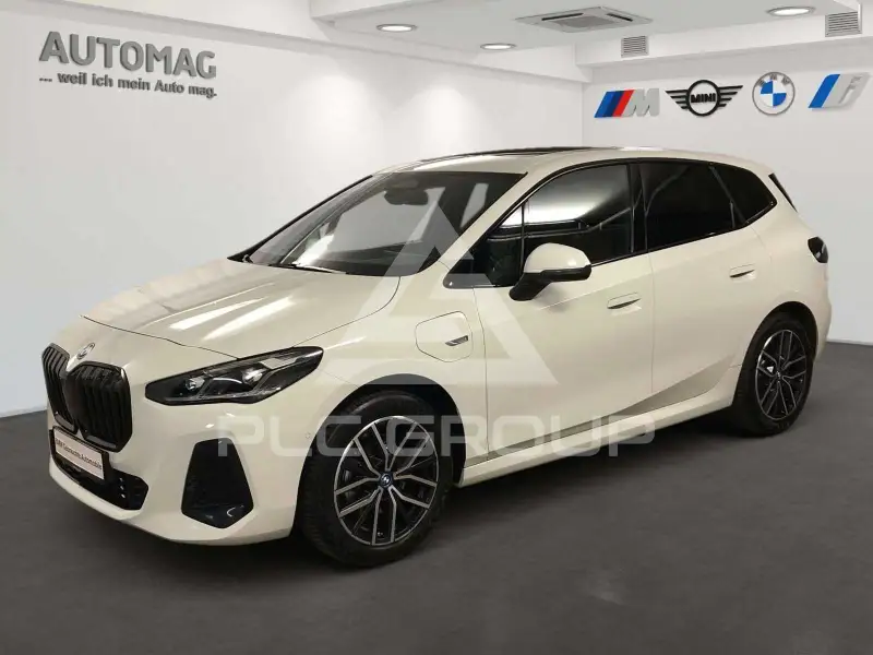 2023 BMW 225