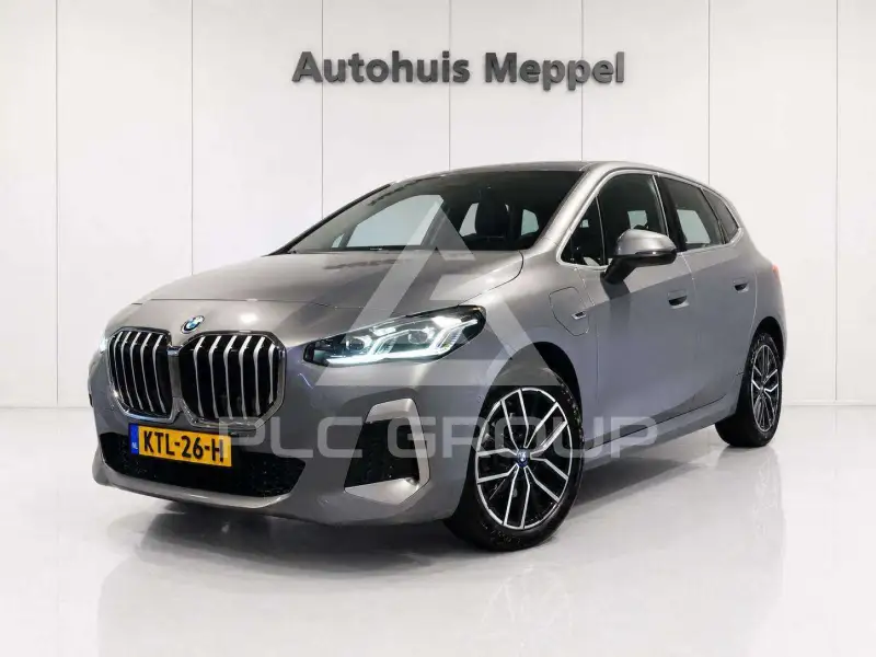 2023 BMW 225