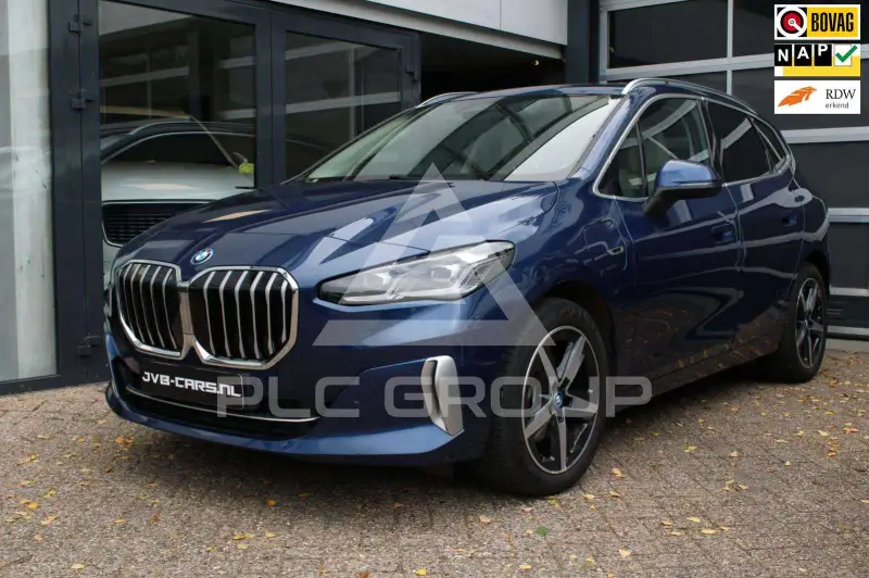 2023 BMW 225