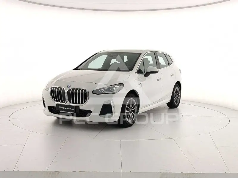 2023 BMW 225
