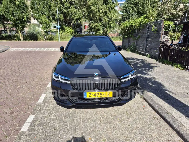 2023 BMW 530
