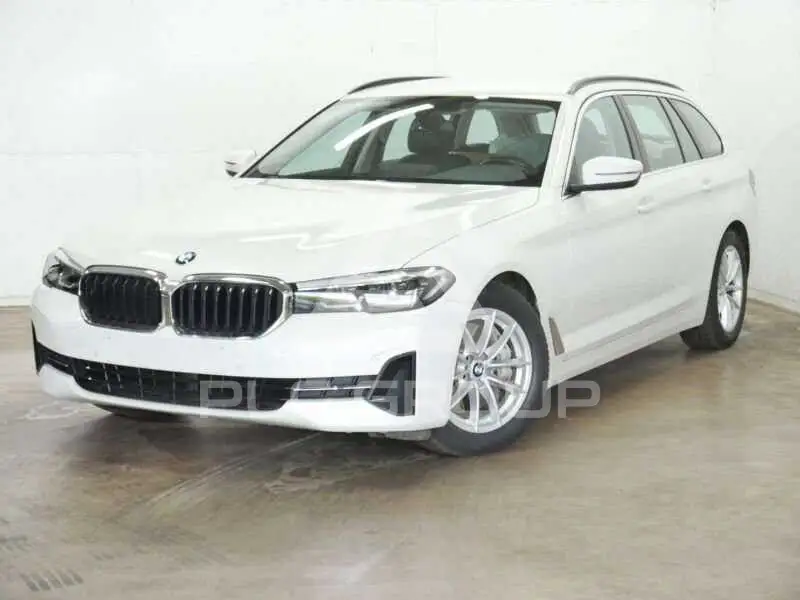 2023 BMW 530