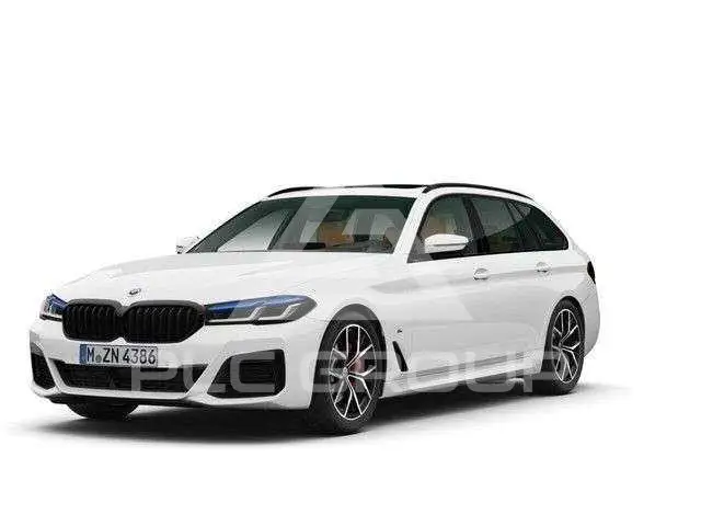 2023 BMW 530