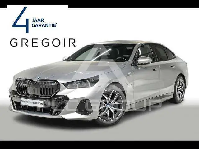 2023 BMW 530
