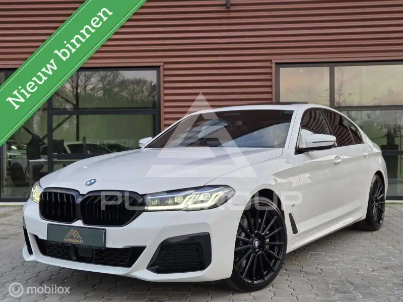 2023 BMW 530