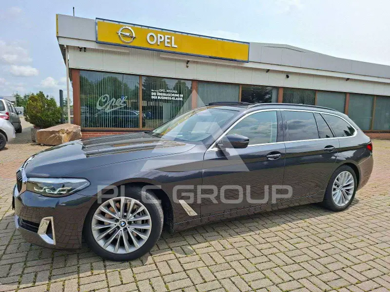 2023 BMW 530