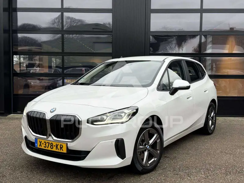 2023 BMW 218