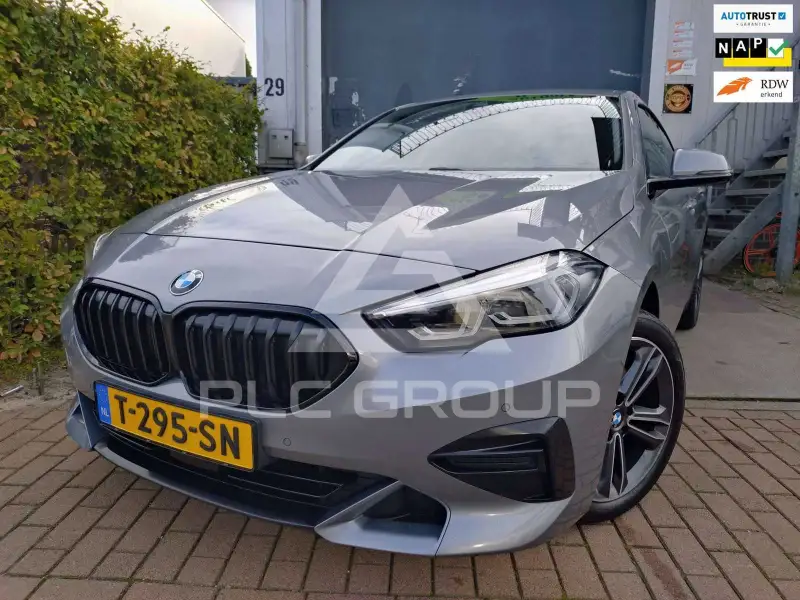 2023 BMW 218