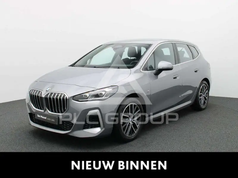 2023 BMW 218