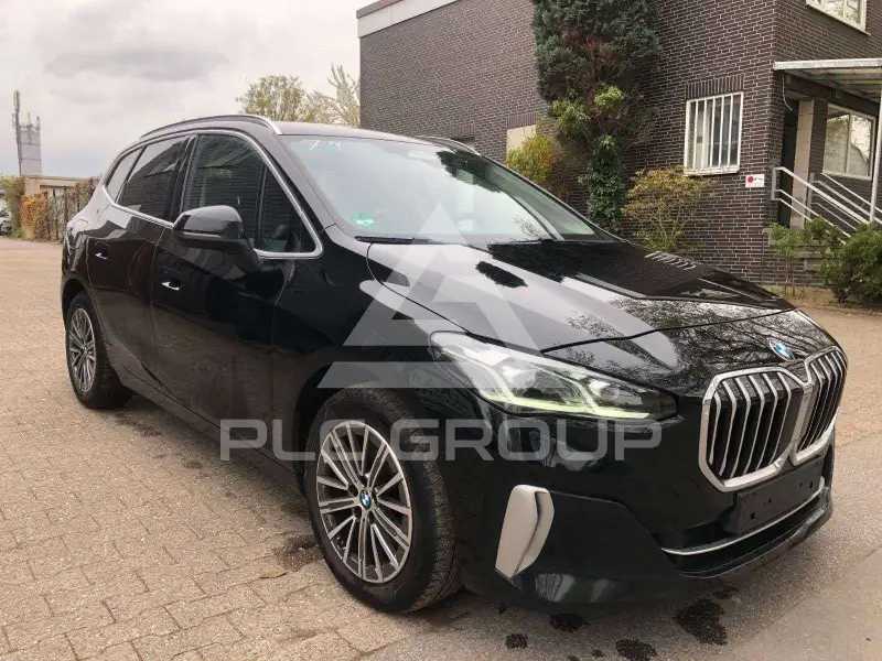 2023 BMW 218