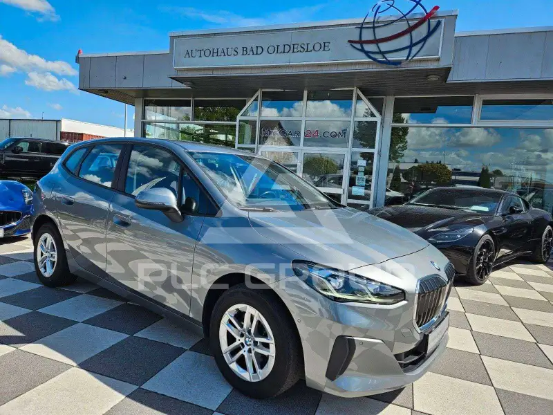 2023 BMW 218