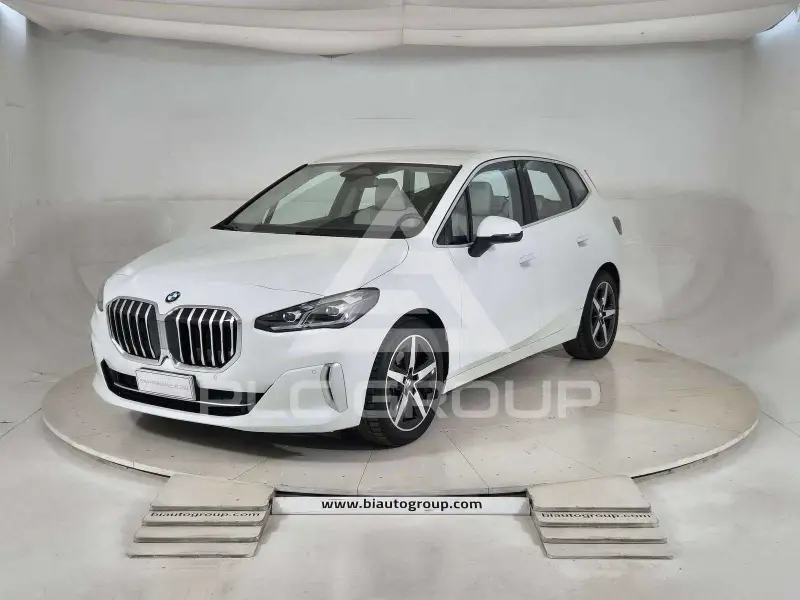 2023 BMW 218