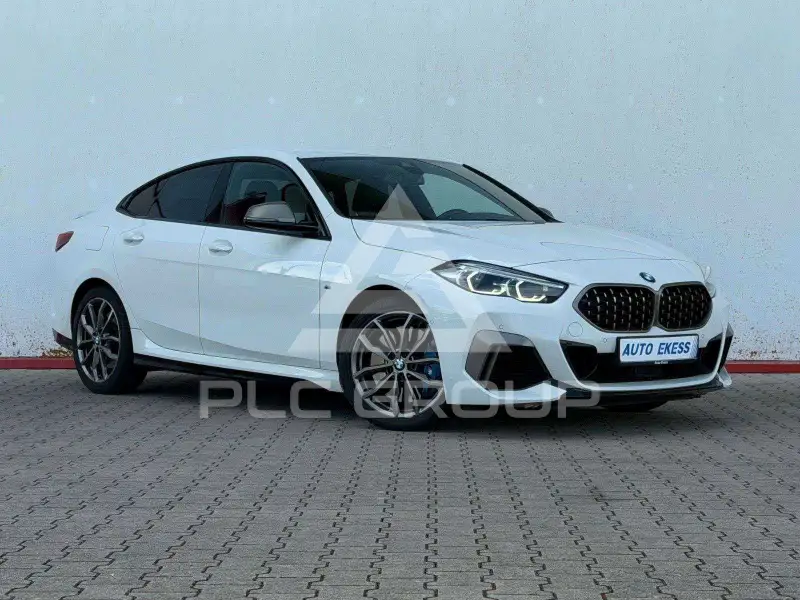 2023 BMW 235