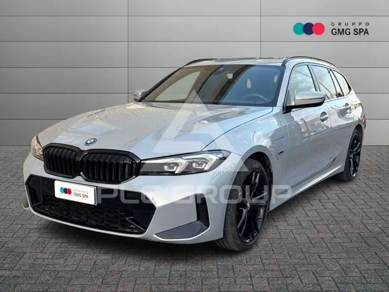 2023 BMW 320