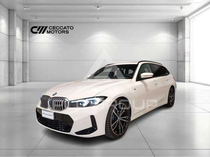 2023 BMW 320