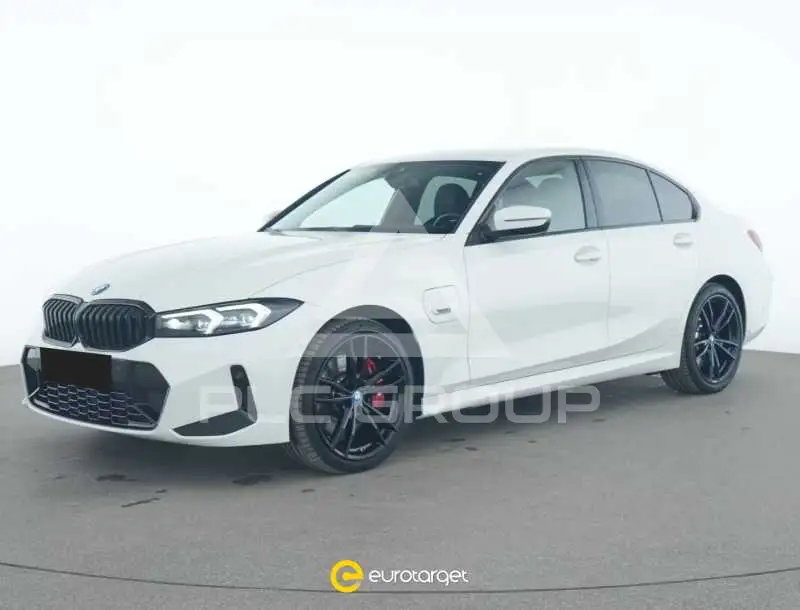 2022 BMW 320
