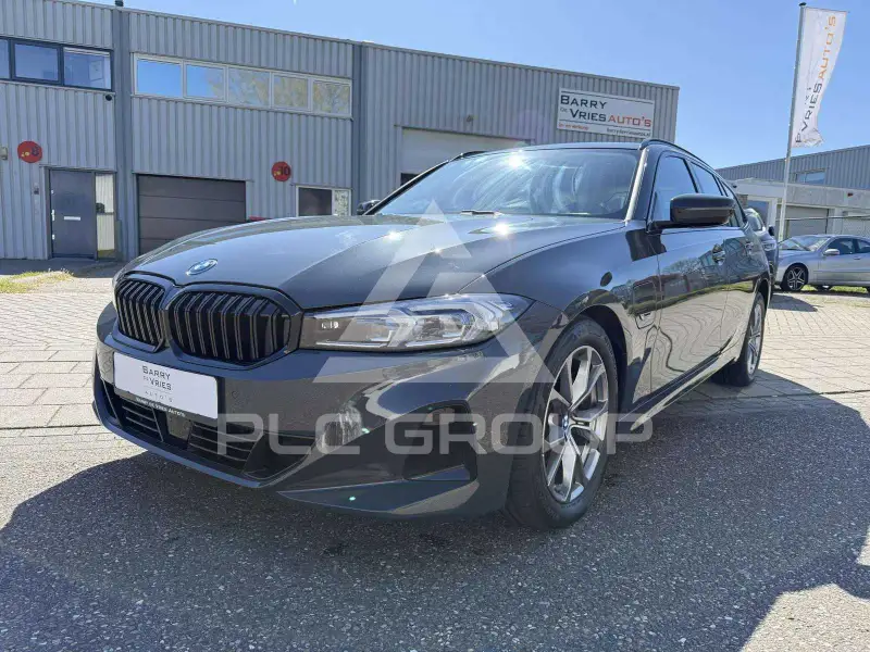 2023 BMW 320