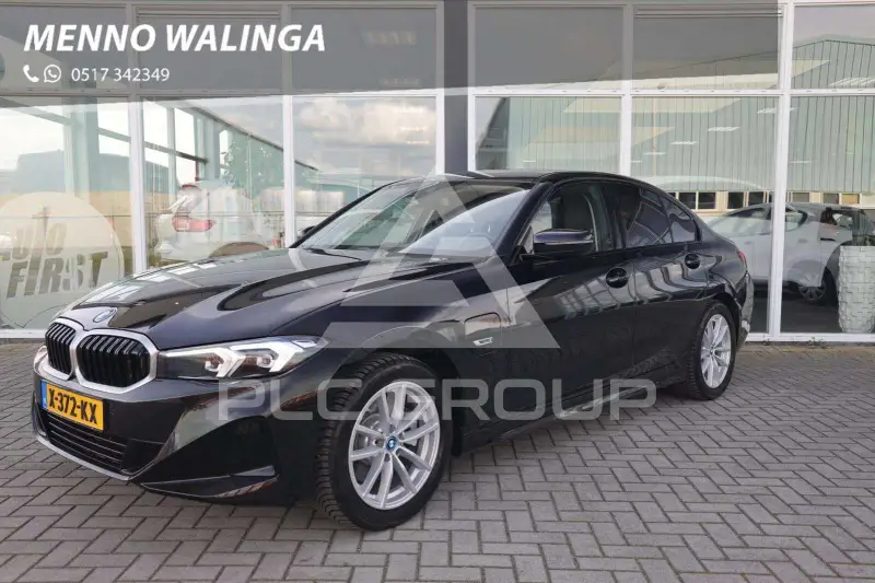 2023 BMW 320