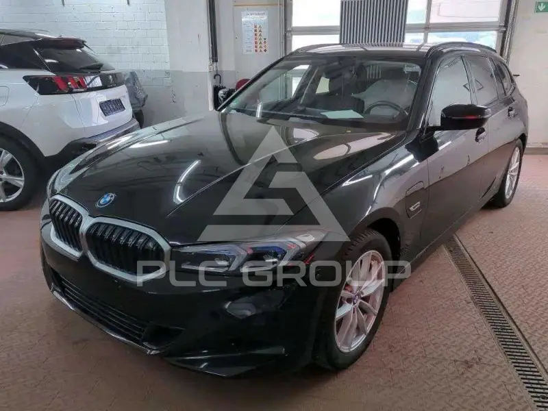 2023 BMW 320