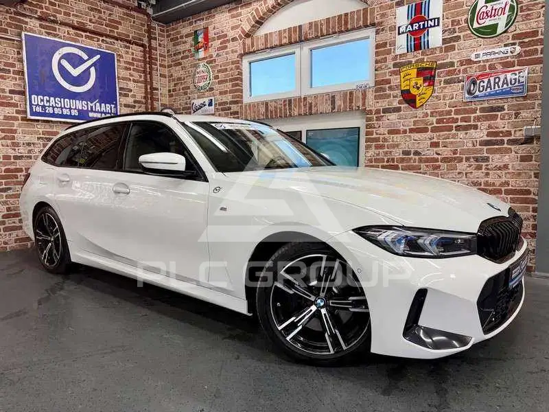 2023 BMW 330