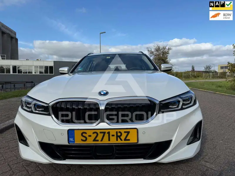 2023 BMW 330