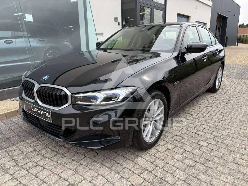 2023 BMW 330