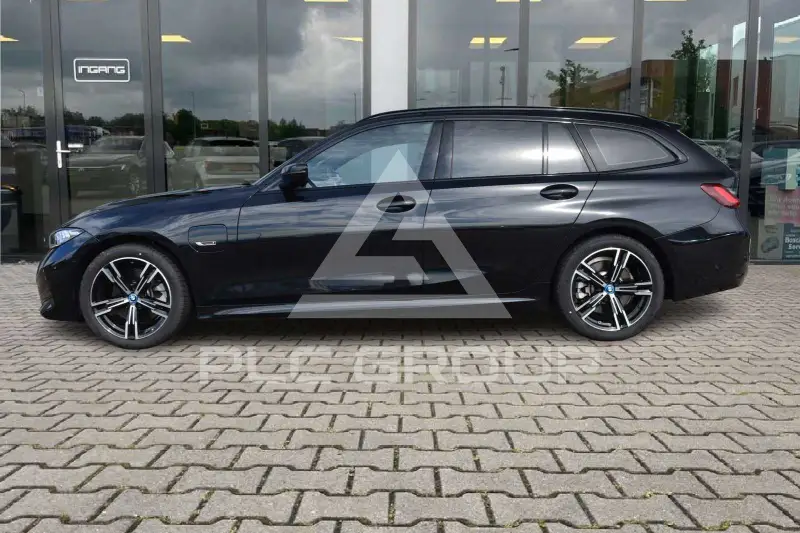 2023 BMW 330