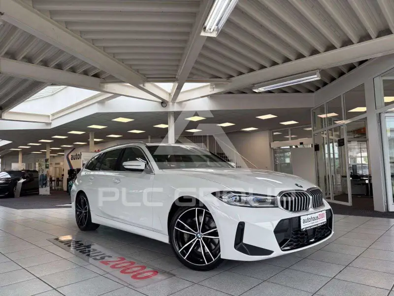 2023 BMW 330