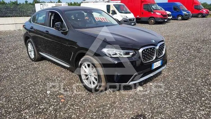 2023 BMW X4