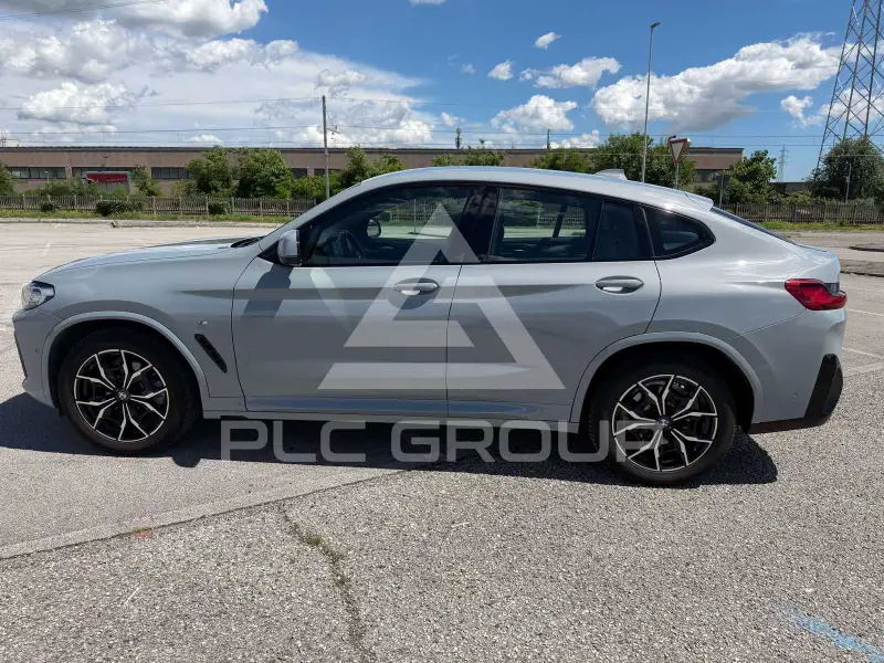 2023 BMW X4