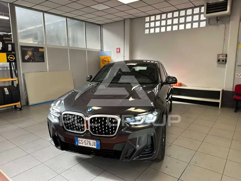 2023 BMW X4