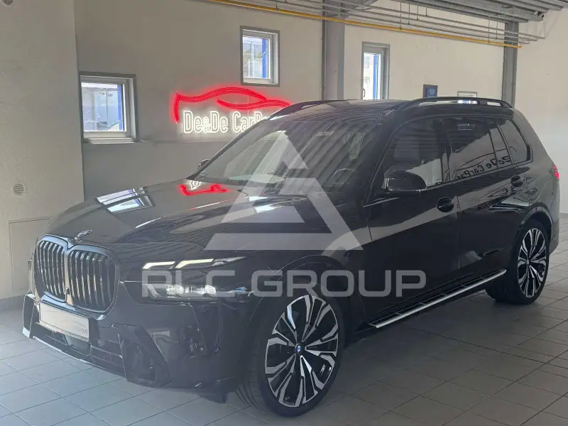 2023 BMW X7