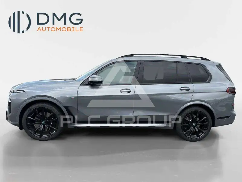 2023 BMW X7