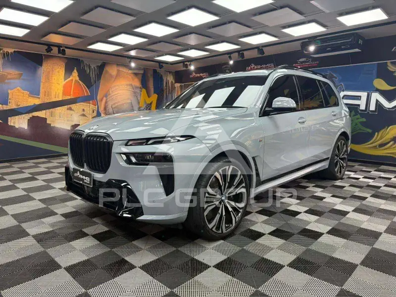 2023 BMW X7