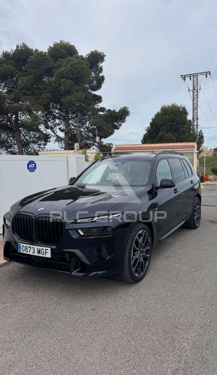 2023 BMW X7