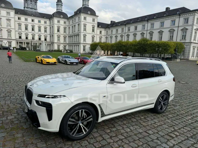 2023 BMW X7