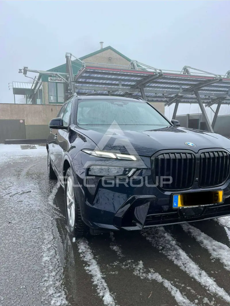 2023 BMW X7