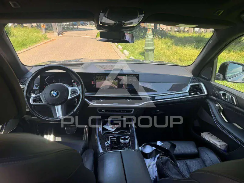 2023 BMW X7
