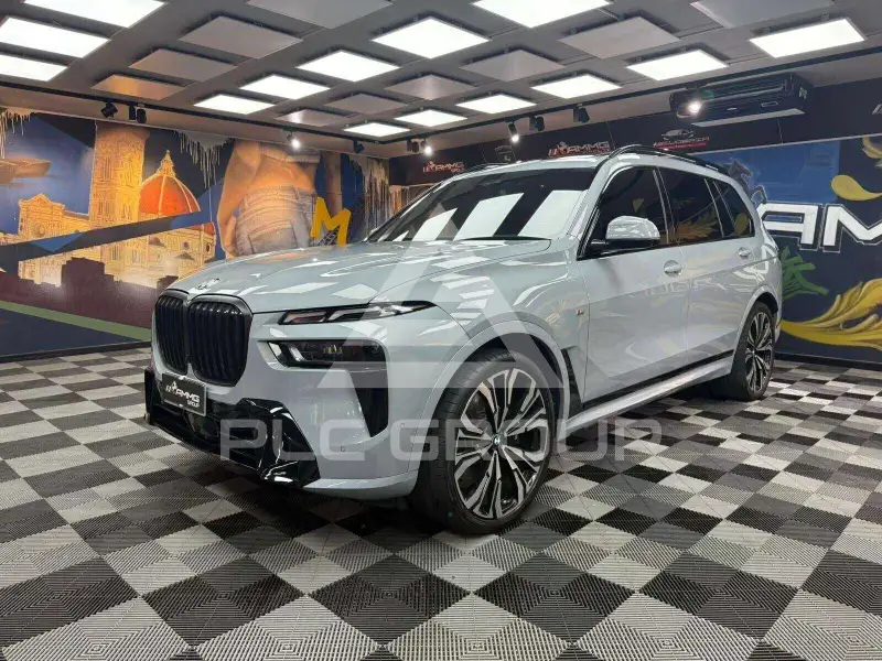 2023 BMW X7