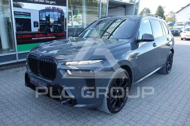 2023 BMW X7