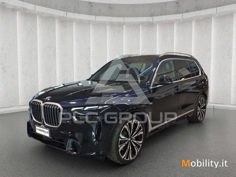 2023 BMW X7