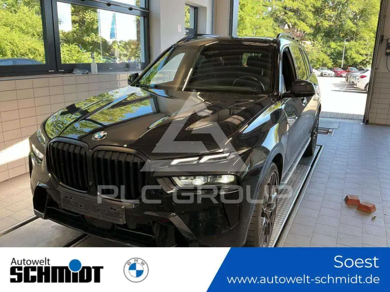 2023 BMW X7