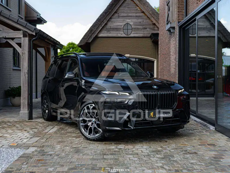 2023 BMW X7