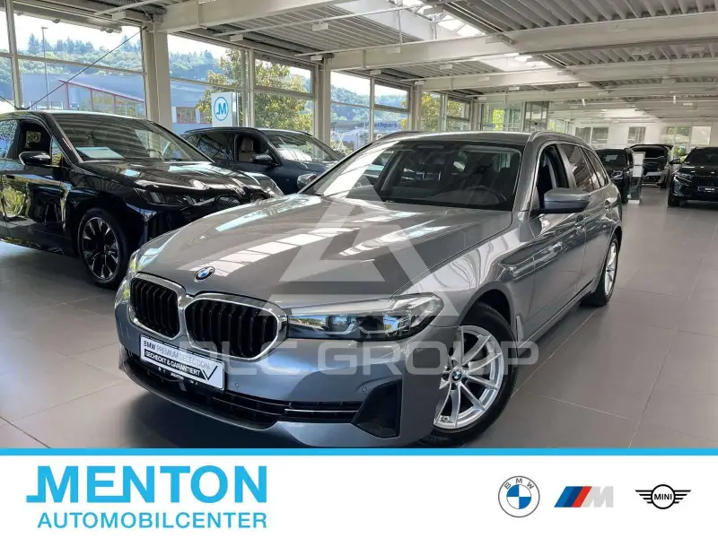 2023 BMW 520
