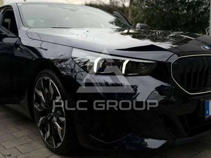 2023 BMW 520