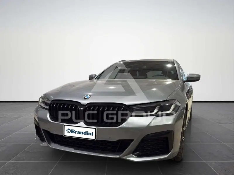 2023 BMW 520