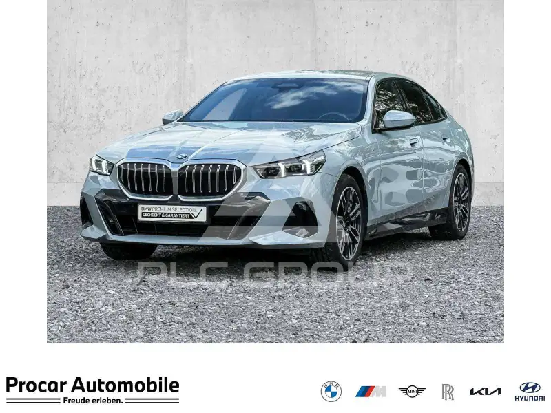 2023 BMW 520