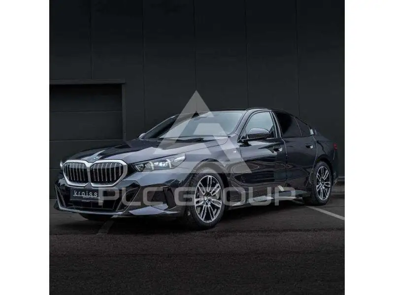 2023 BMW 520