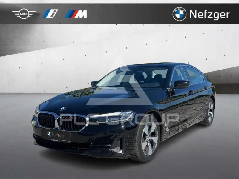 2023 BMW 520